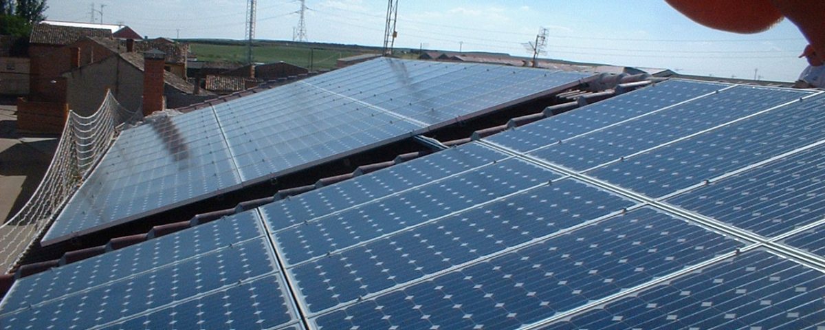 Instalaciones fotovoltaicas conectadas a la red eléctrica (Autoconsumo Fotovoltaico)