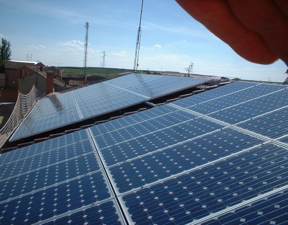 Instalaciones fotovoltaicas conectadas a la red eléctrica (Autoconsumo Fotovoltaico)